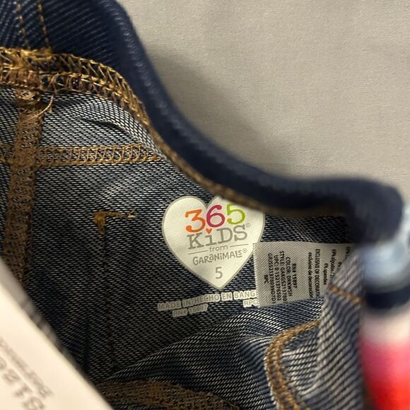 Nwt Girls size 5 striped shorts - Picture 3 of 3